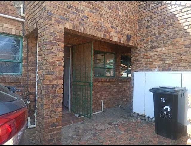 2 BEDROOM TOWNHOUSE FOR SALE IN SUIDEROORD